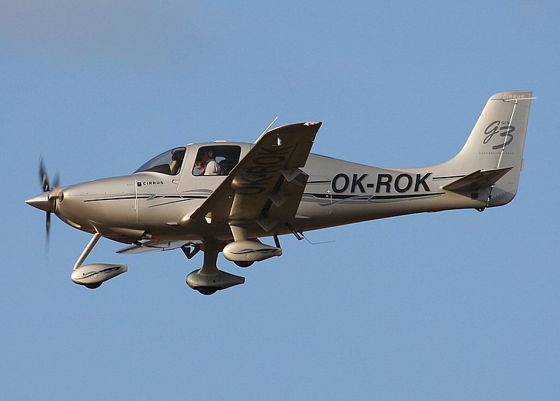 Cirrus SR22T 