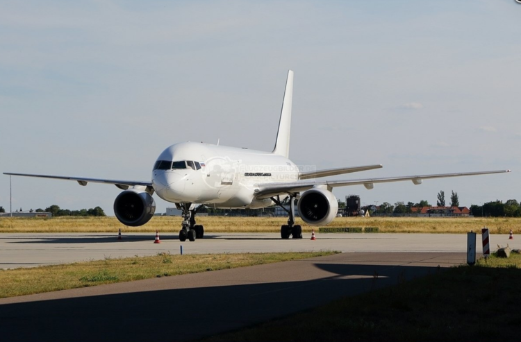 Boeing B757-200F