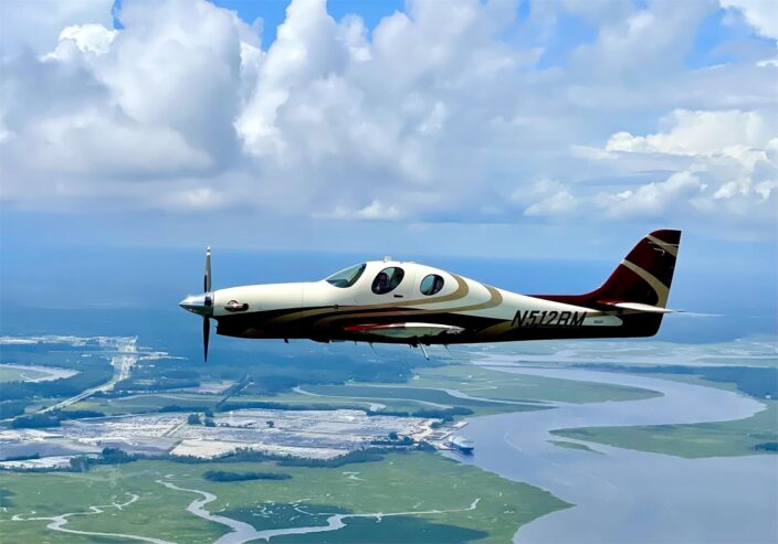 2013 LANCAIR EVOLUTION
